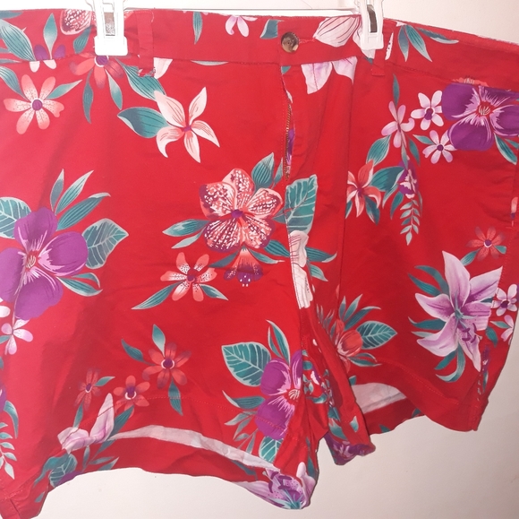 Old Navy Plus Everyday Floral Shorts - Picture 8 of 11